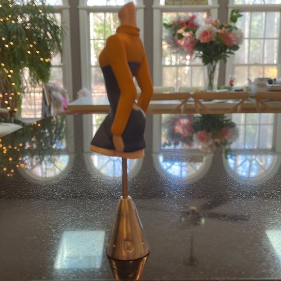The Latest Thing "High Impact" Fashion MANNEQUIN SCULPTURE Figurine - Picture 2 of 8